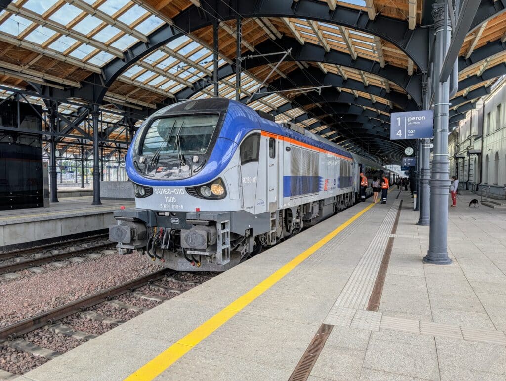 PKP IC SU160-010 mit IC nach Mockava in Bialystok.